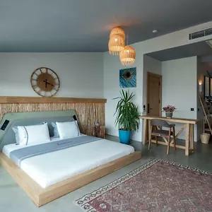 Harbour Hotel